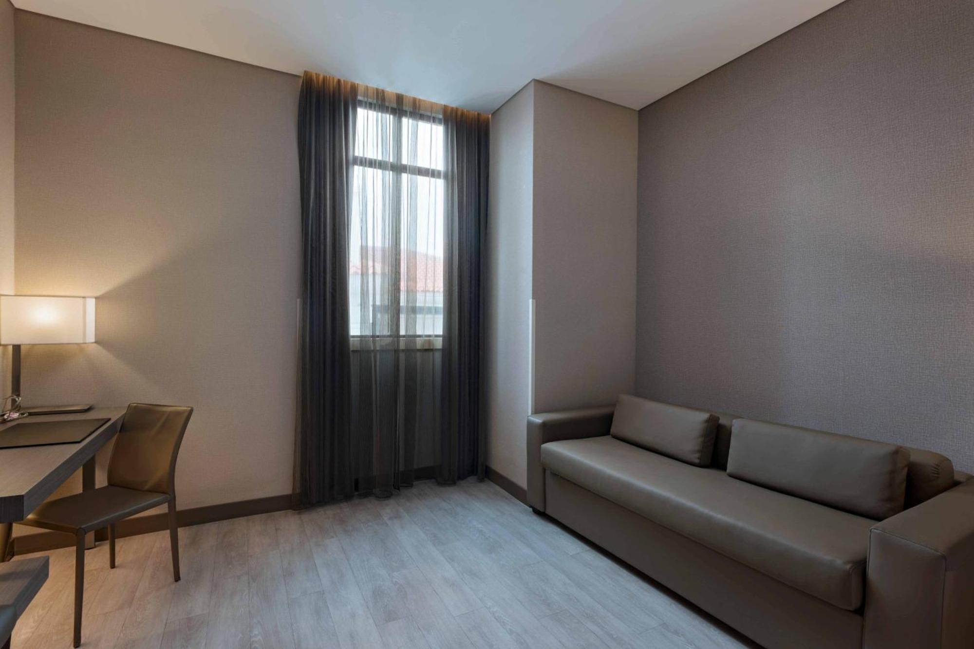 Ac Hotels By Marriott Guatemala City Bagian luar foto