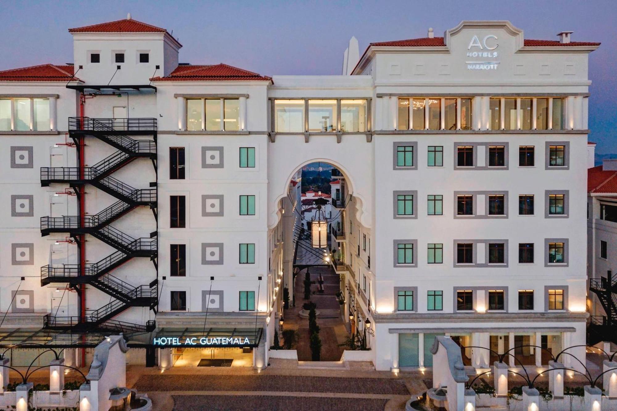 Ac Hotels By Marriott Guatemala City Bagian luar foto